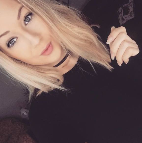 Meet your Posher, Brit - Picture 1 of 1